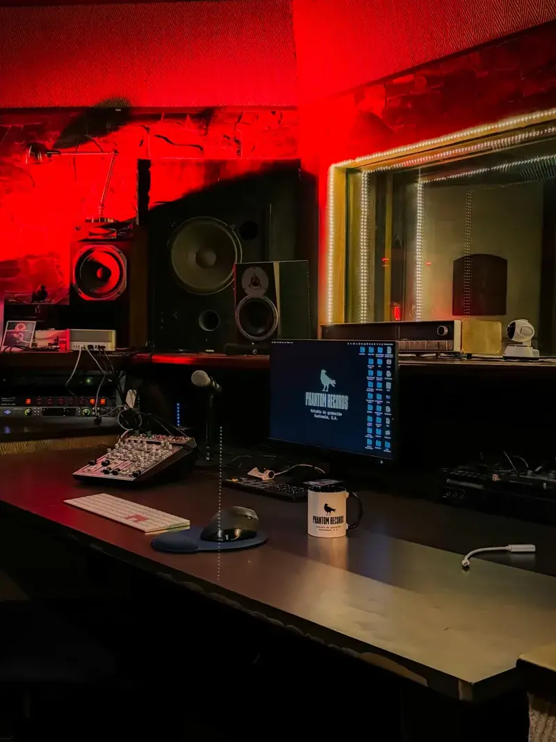 Fotografía del Estudio Phantom Records. 2026. Foto 2